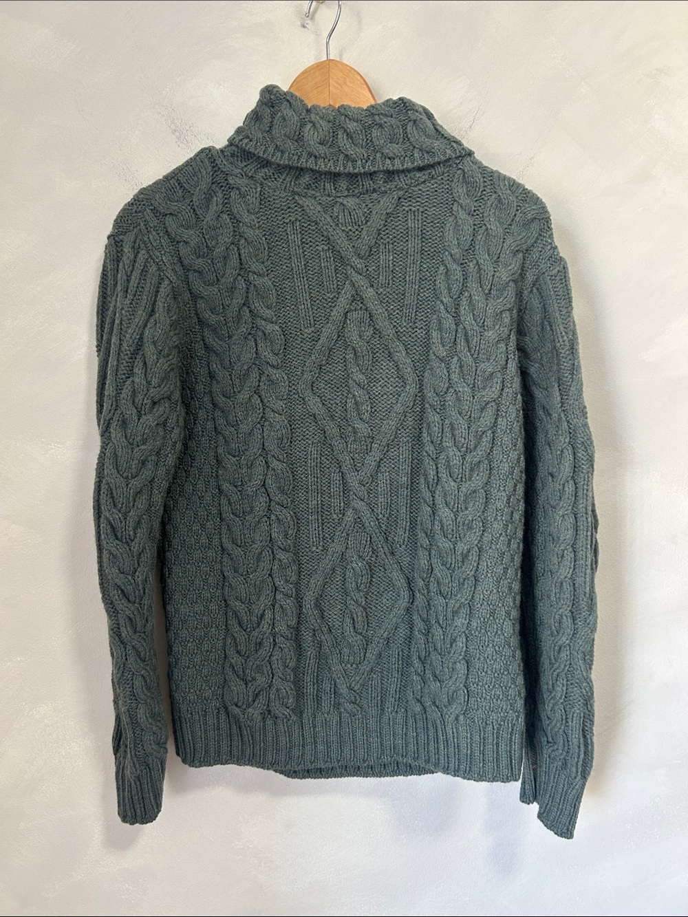ARAN MOR Ireland 100% merino wool turtleneck sweater cable knit moss green